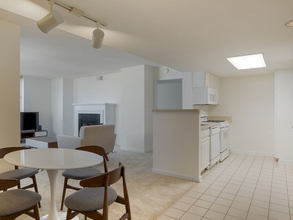 Avalon Courthouse Place Image 22