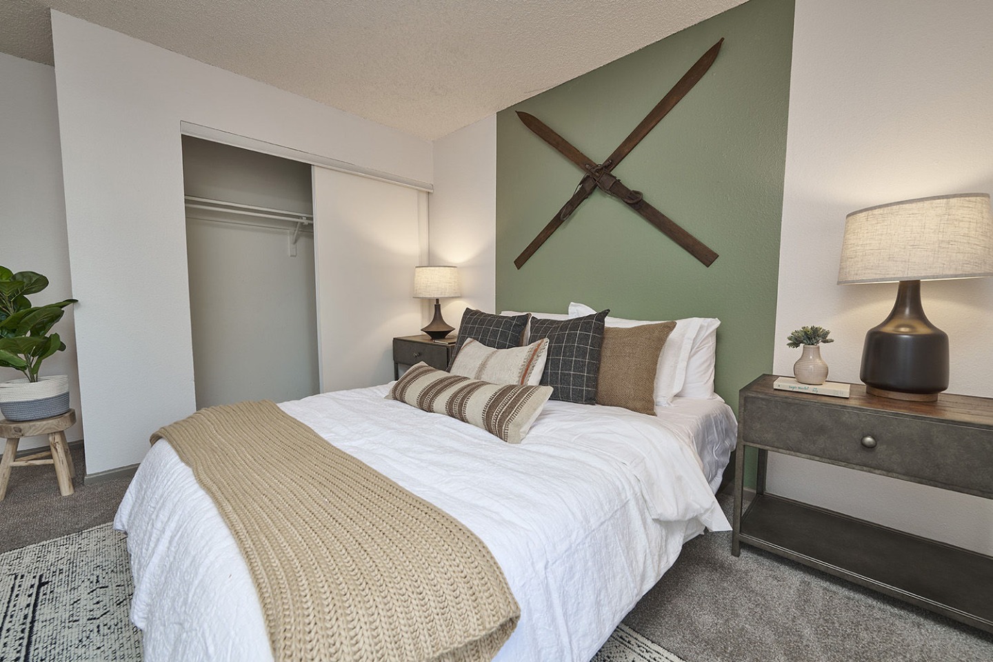 Lowry Heights Image 19