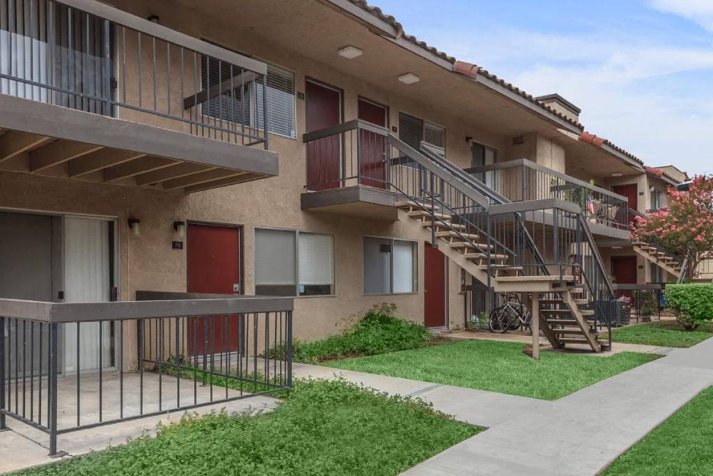 Senior Housing - Villa Serena Senior Apartments Image 77