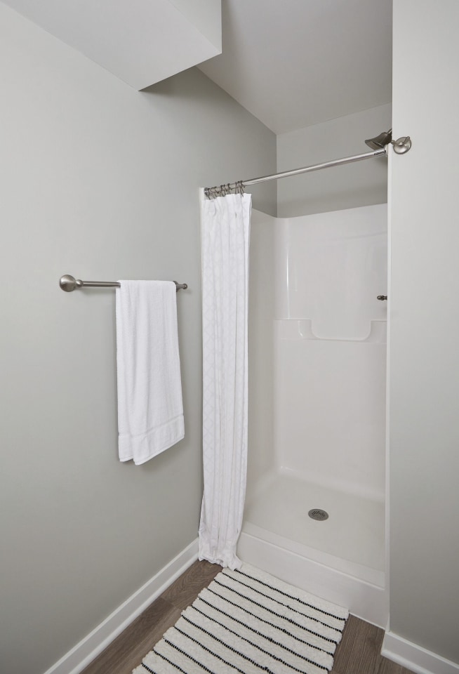 Lakeshore Flats Image 44