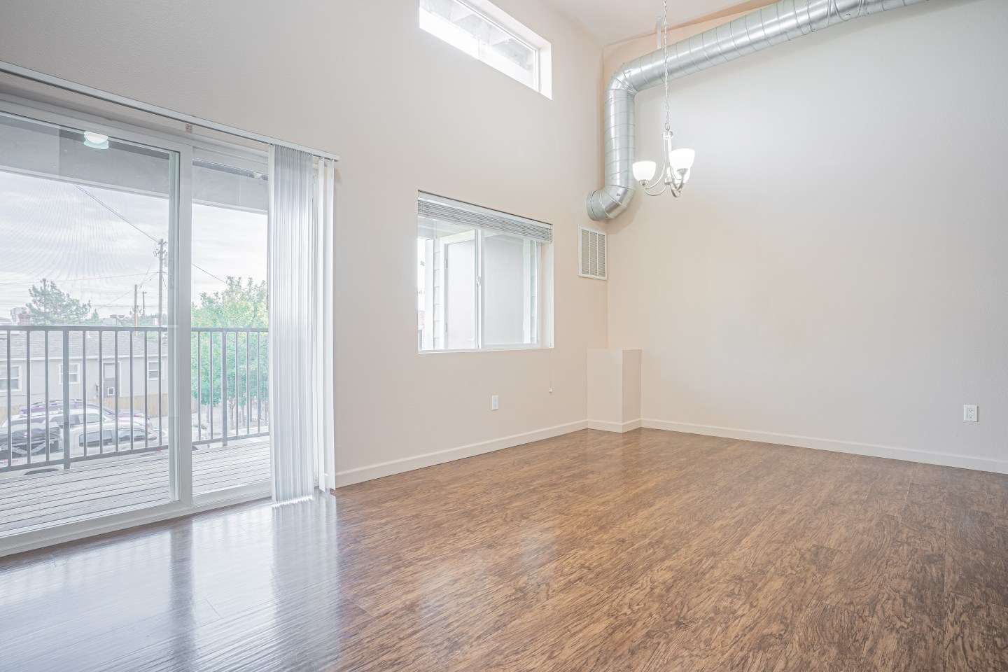 The DeLuxe Apartments Image 9