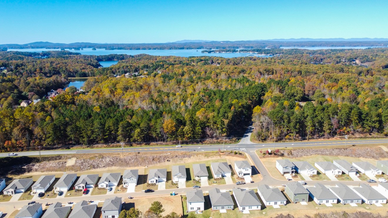 Beacon Lake Lanier Image 8