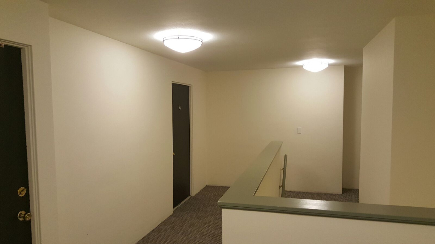 712 Summit Image 3