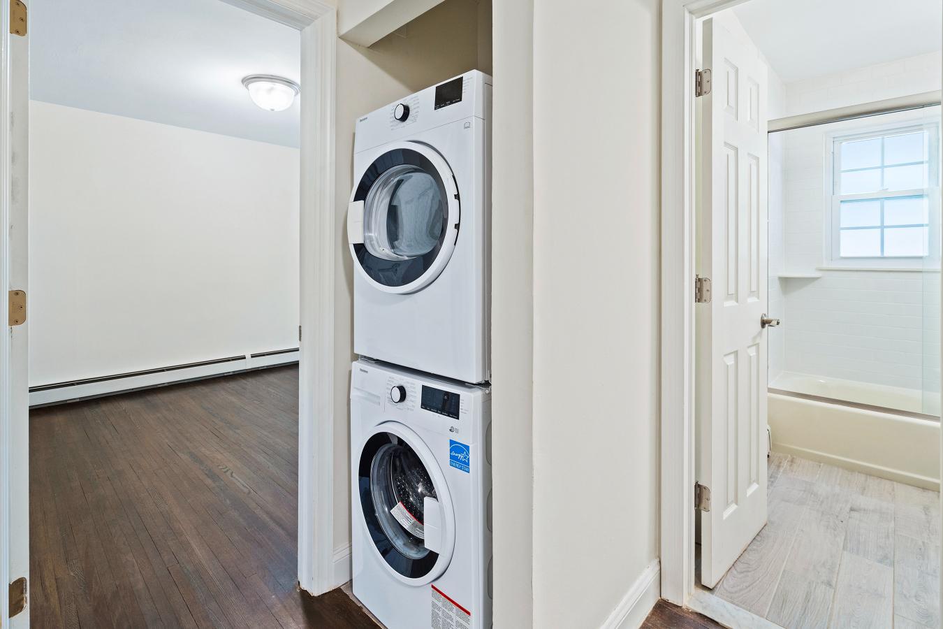 Newtonian Gardens Apartments Image 10