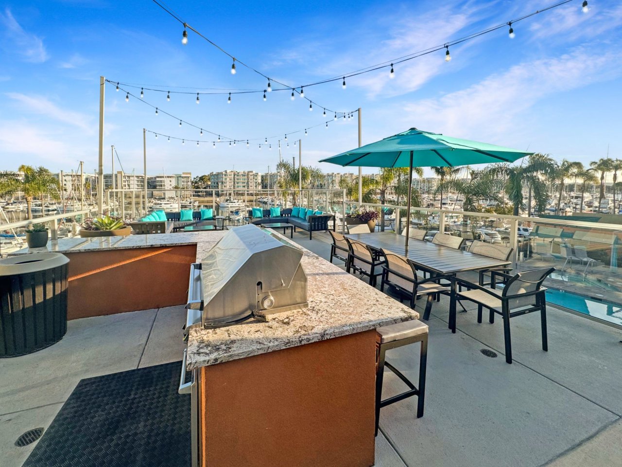 Harborside Marina Bay Image 14