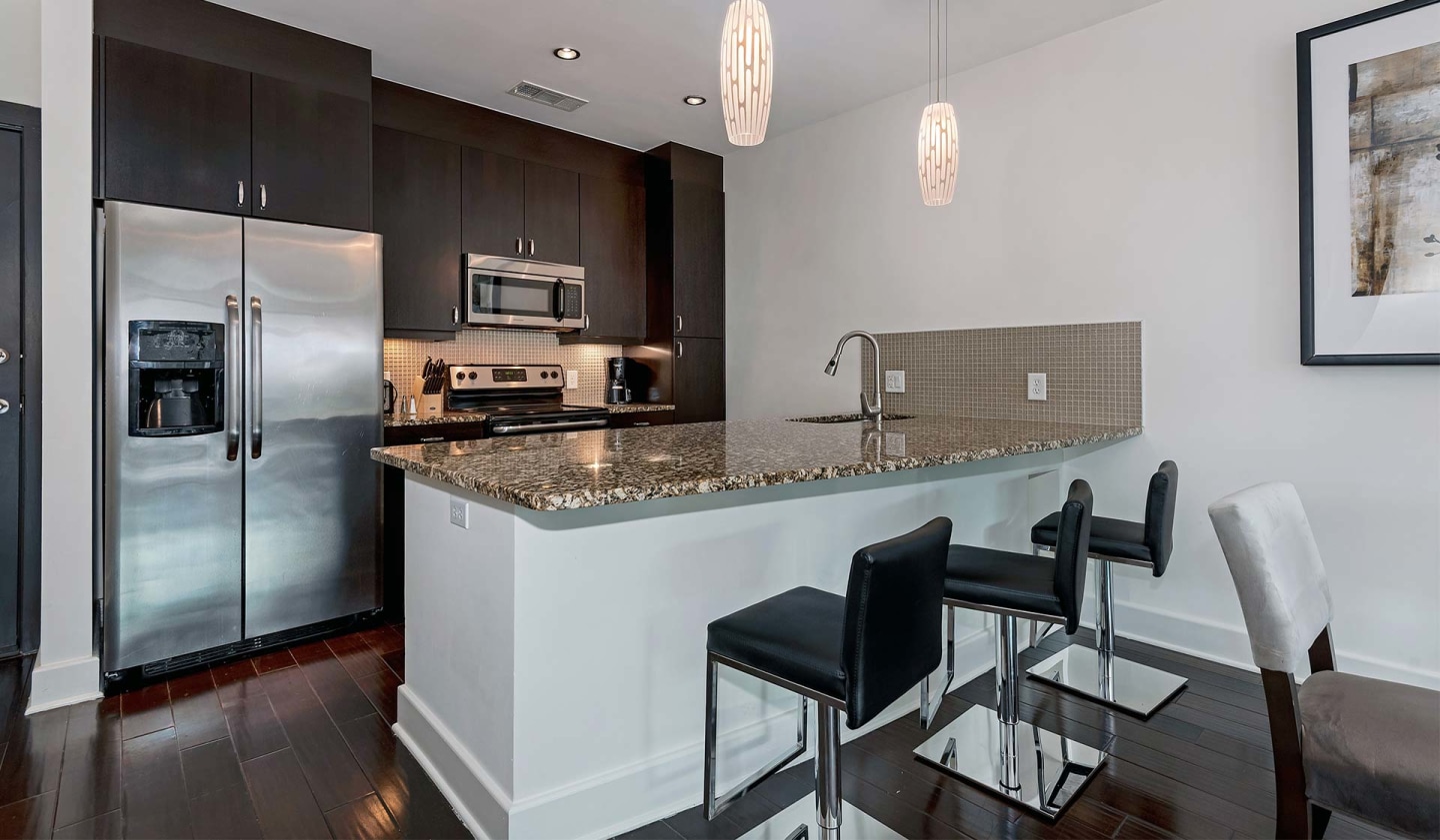 1045 on the Park Apartment Homes Image 3