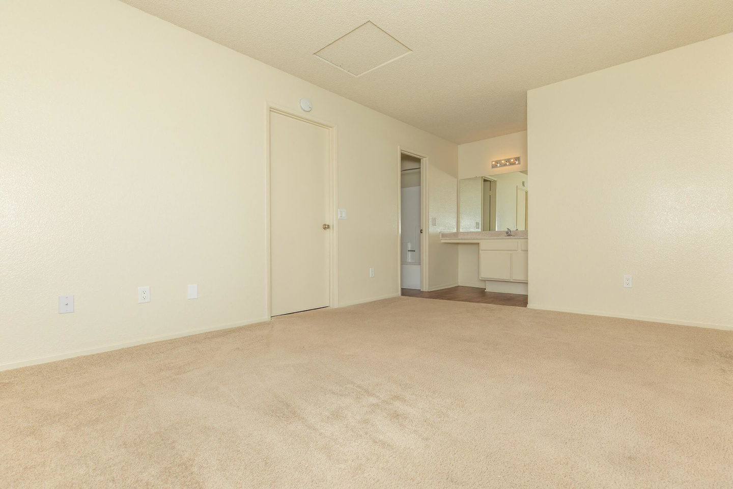 Harbor Point Apartments Image 20