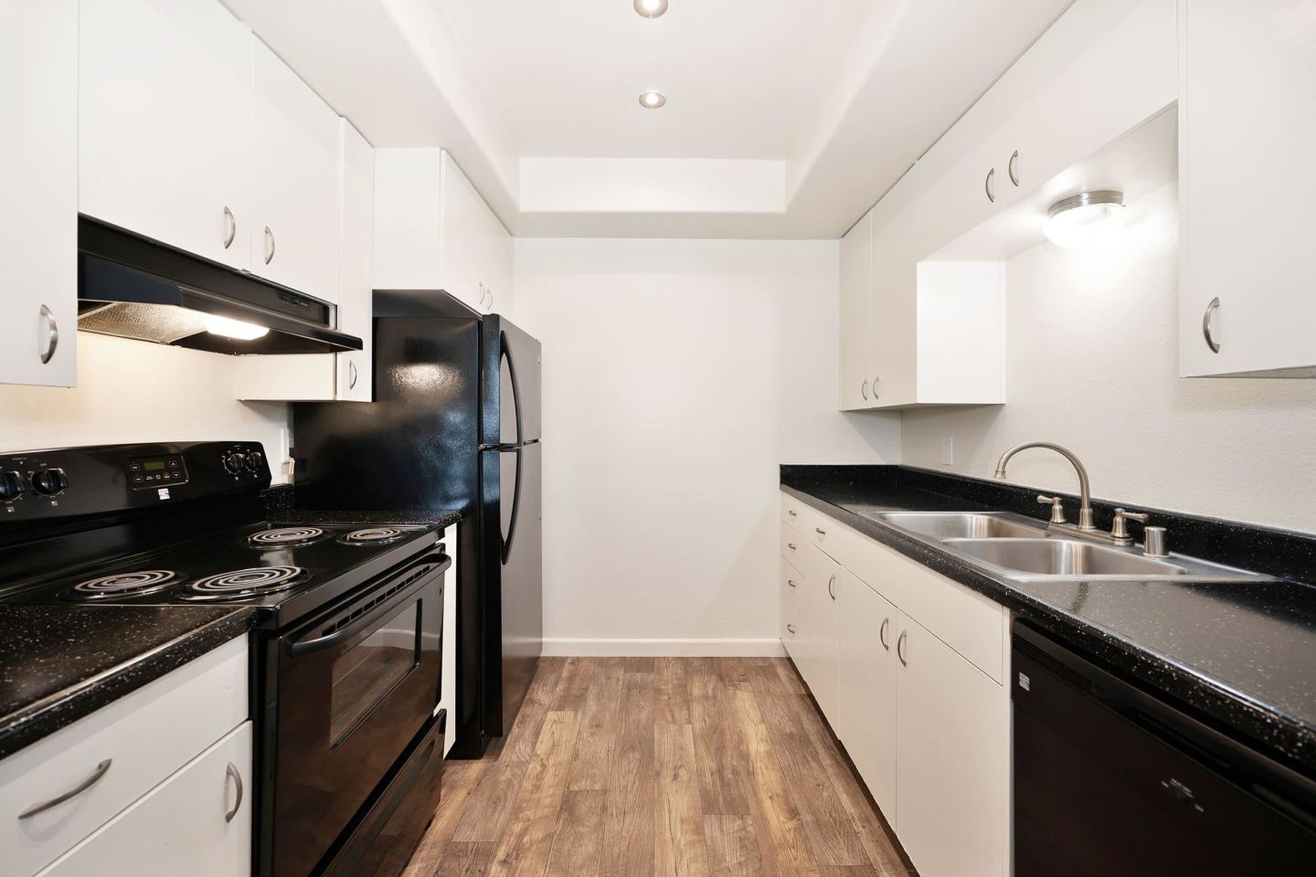 Elan Beachpointe Image 7