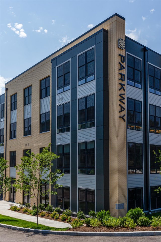 Parkway Apartments Image 16
