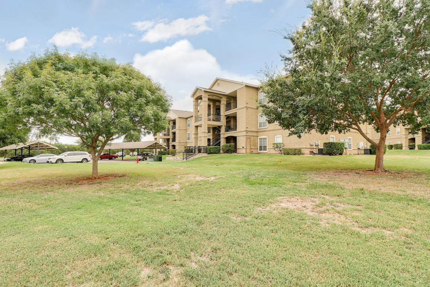 Lakeline Apartments Image 18