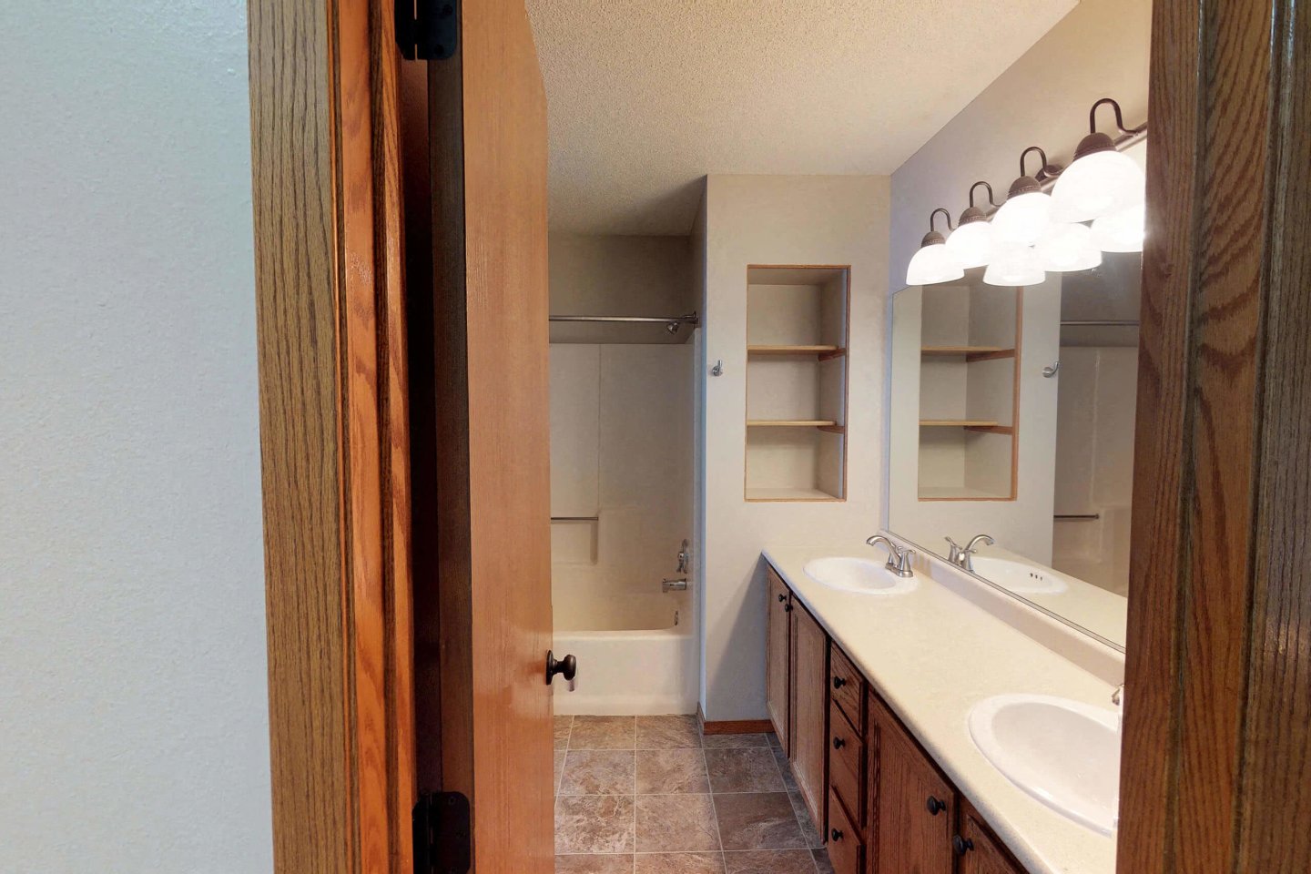 Cottage West Twin Homes Image 43