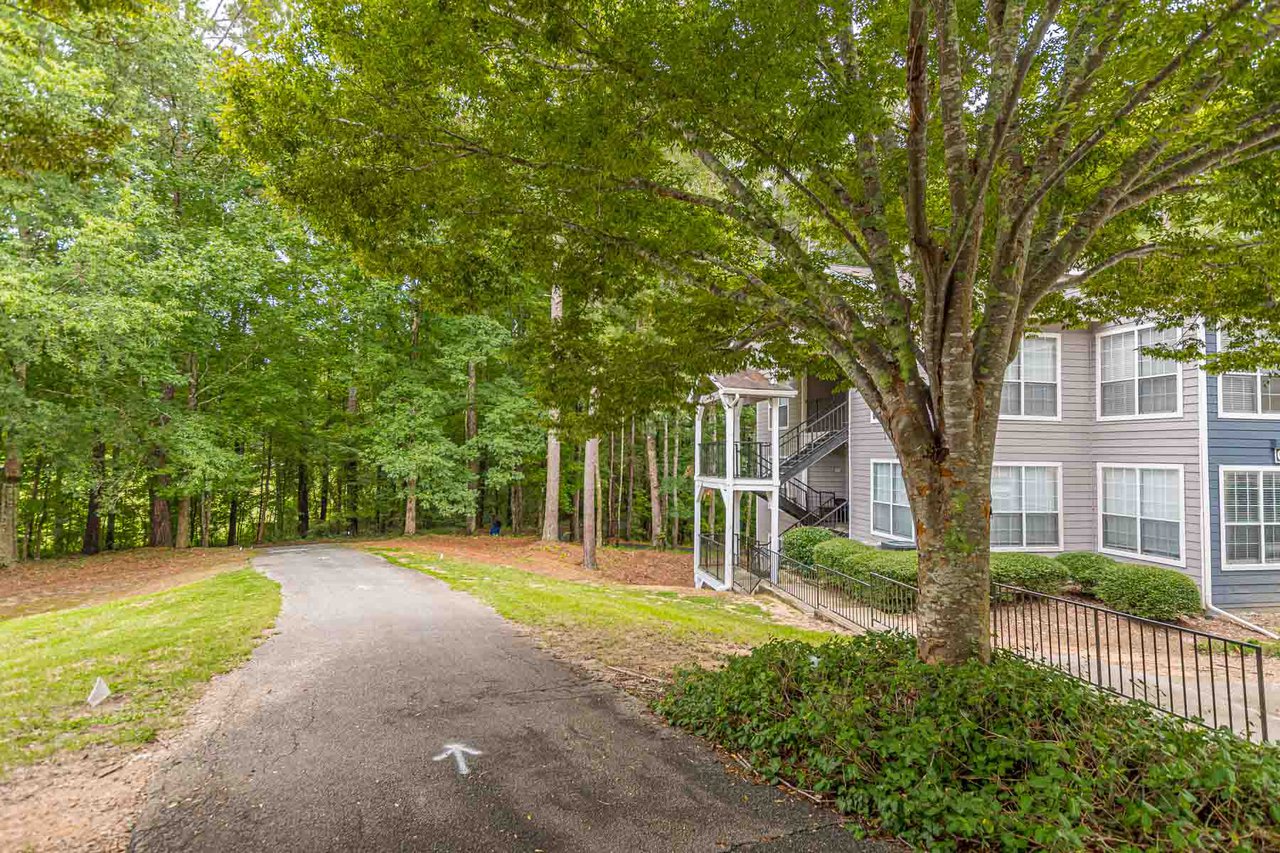 Balmoral Village Image 32