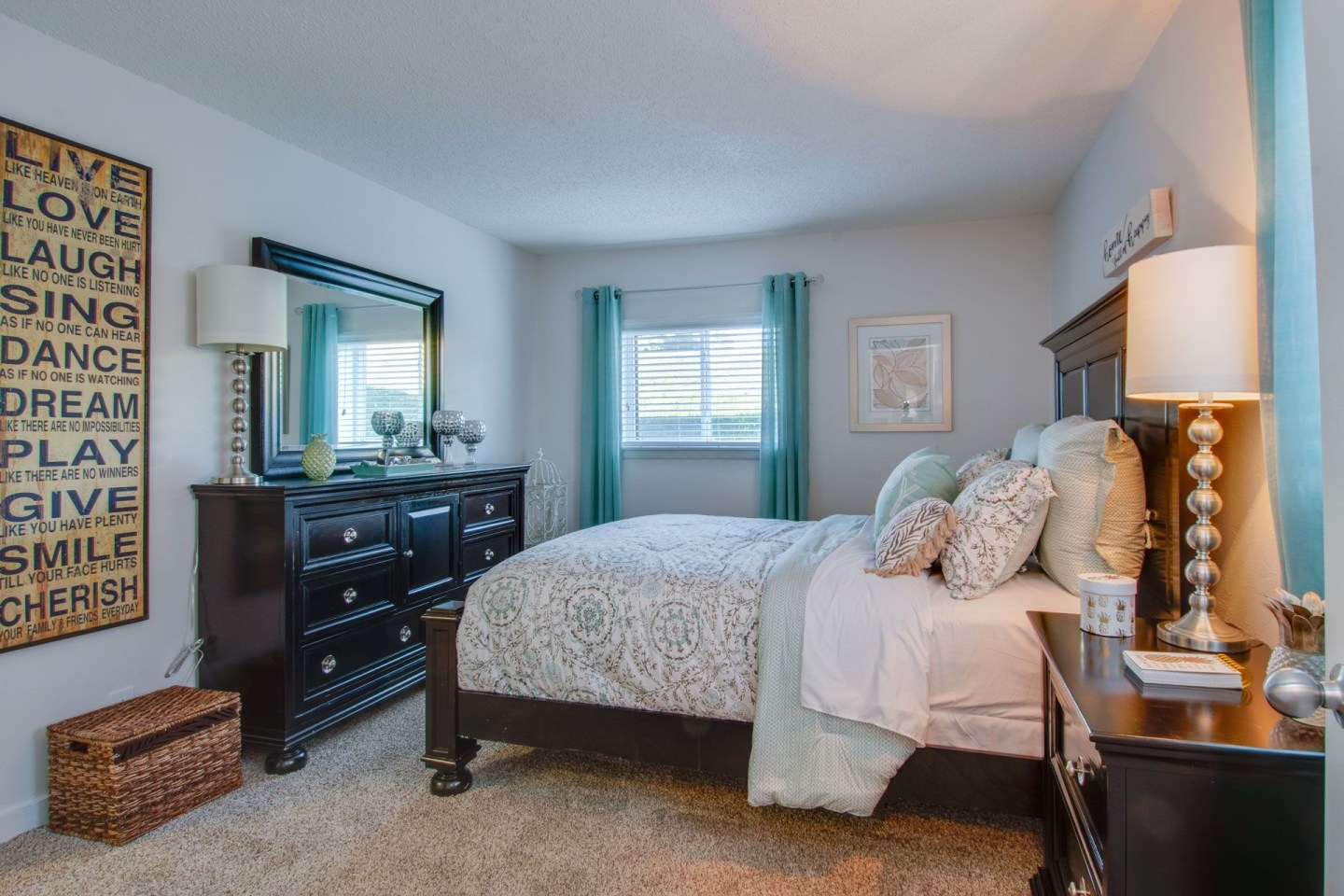 Nob Hill Apartments Image 31