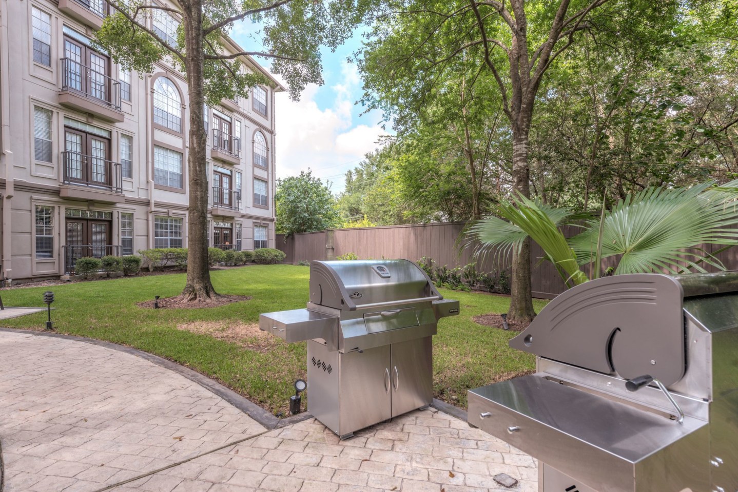 Deerwood Apartments Image 3