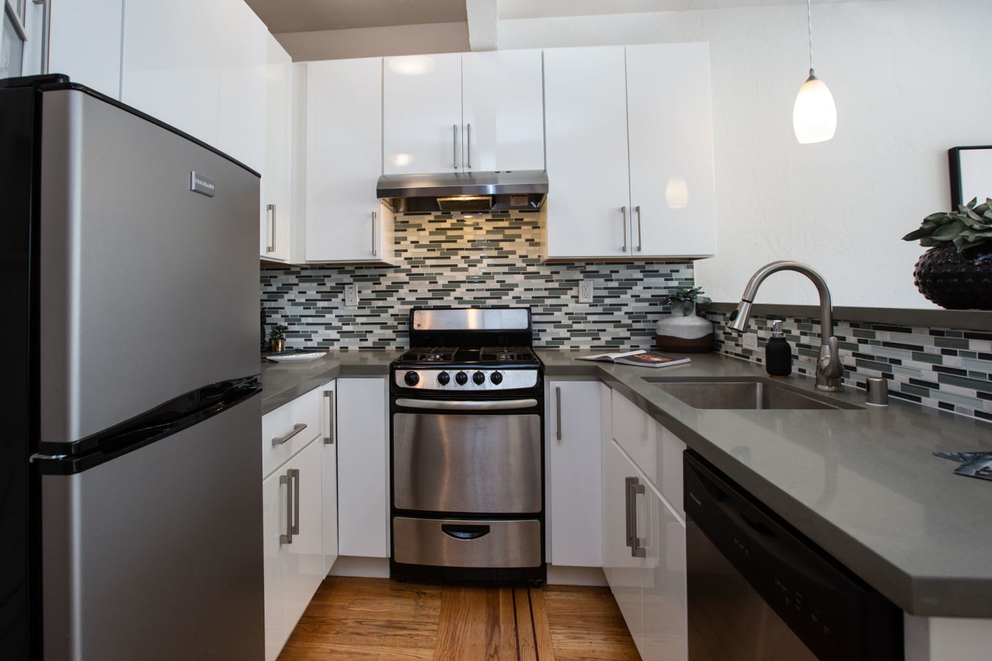 140 DUBOCE Image 12