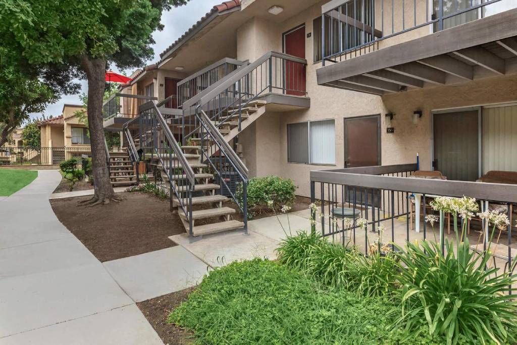 Senior Housing - Villa Serena Senior Apartments Image 8