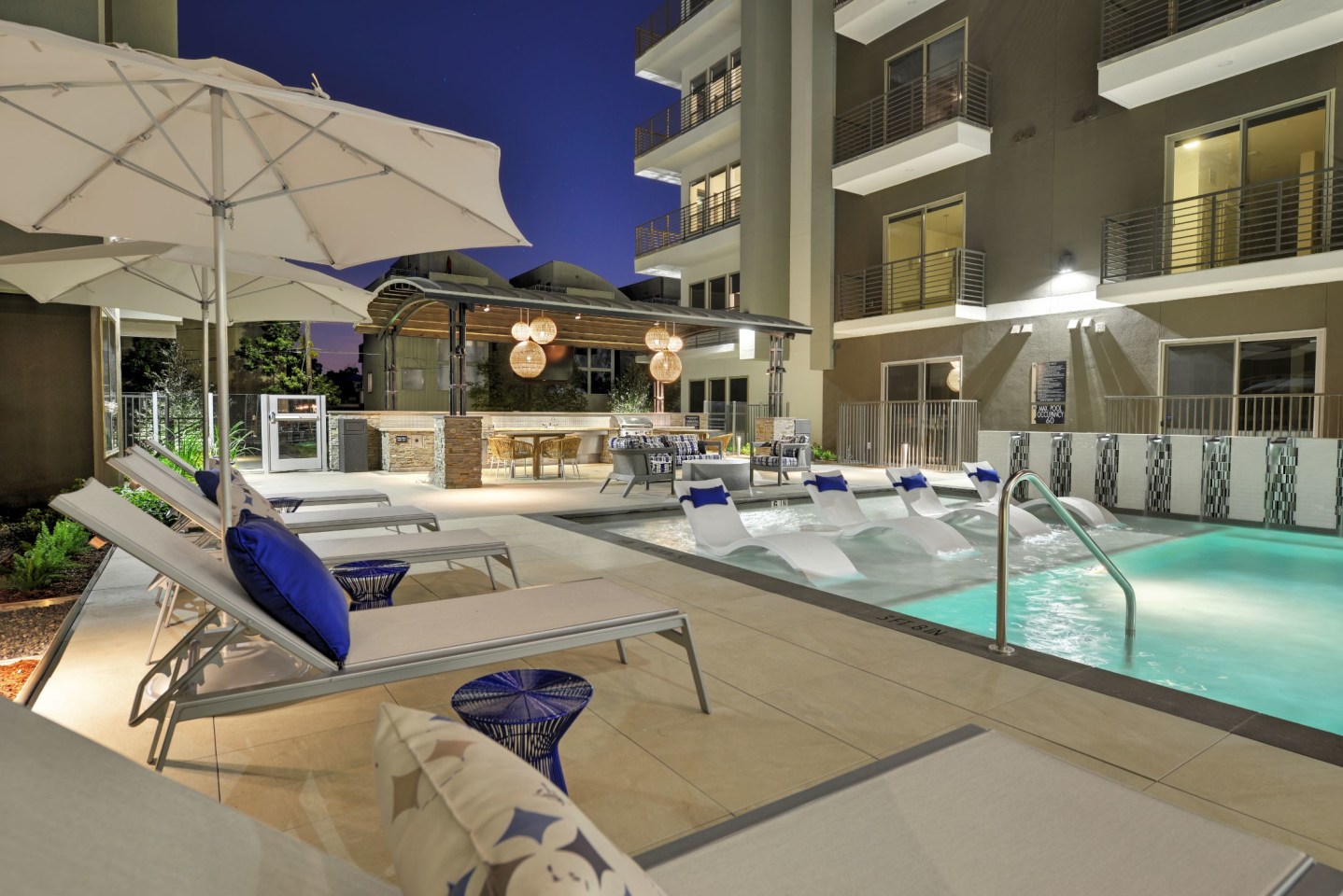 299 West Gray Image 11