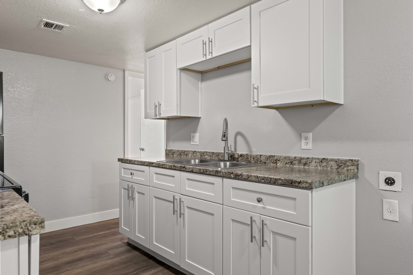 Mariposa Flats Image 6