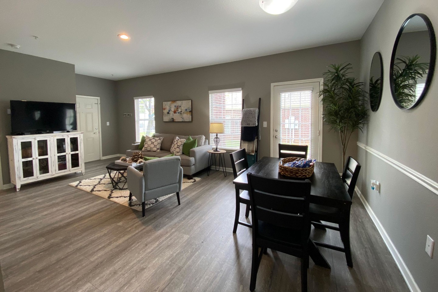 Harbin Pointe Apartment Homes Image 4