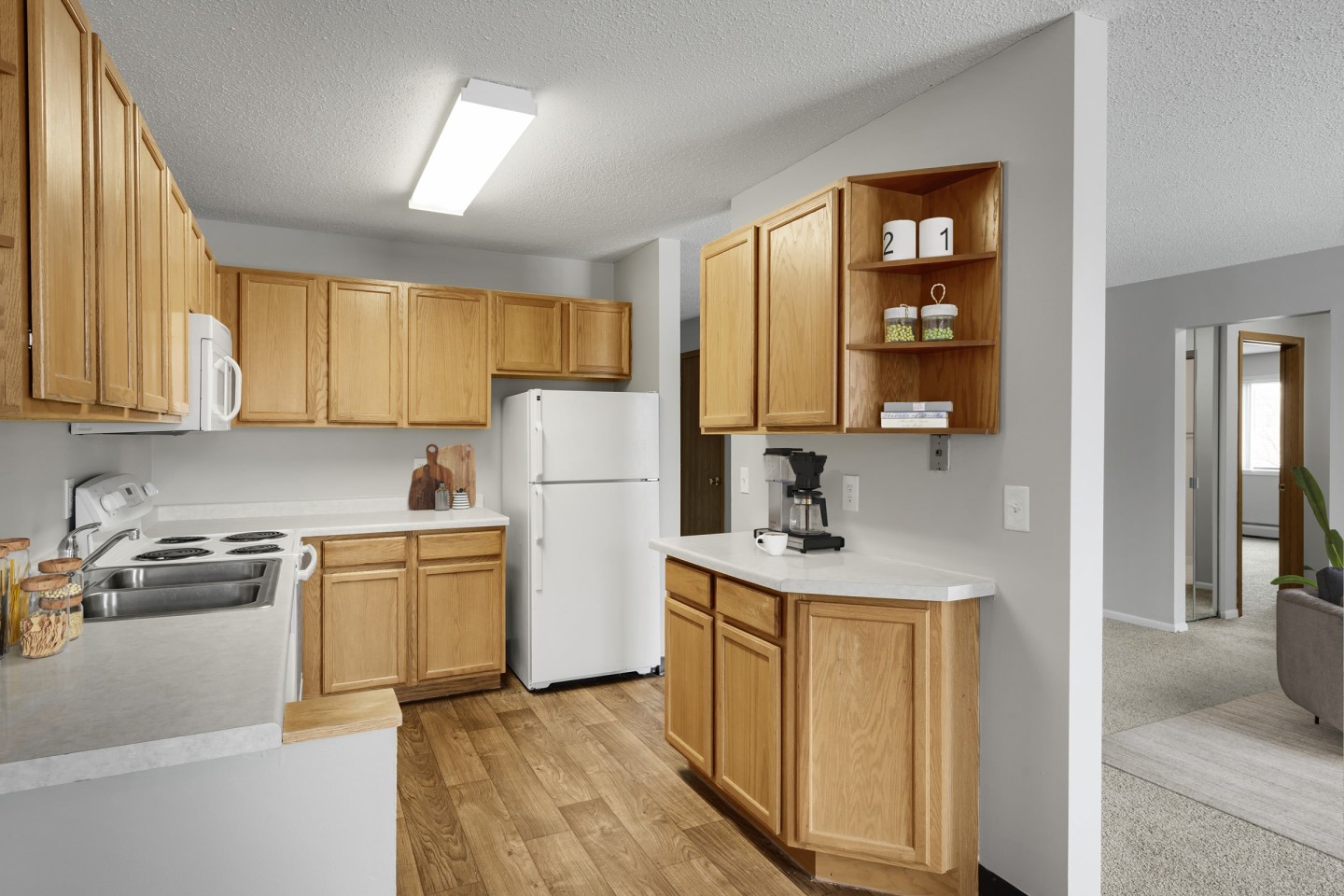 Medicine Lake Apartments Image 2