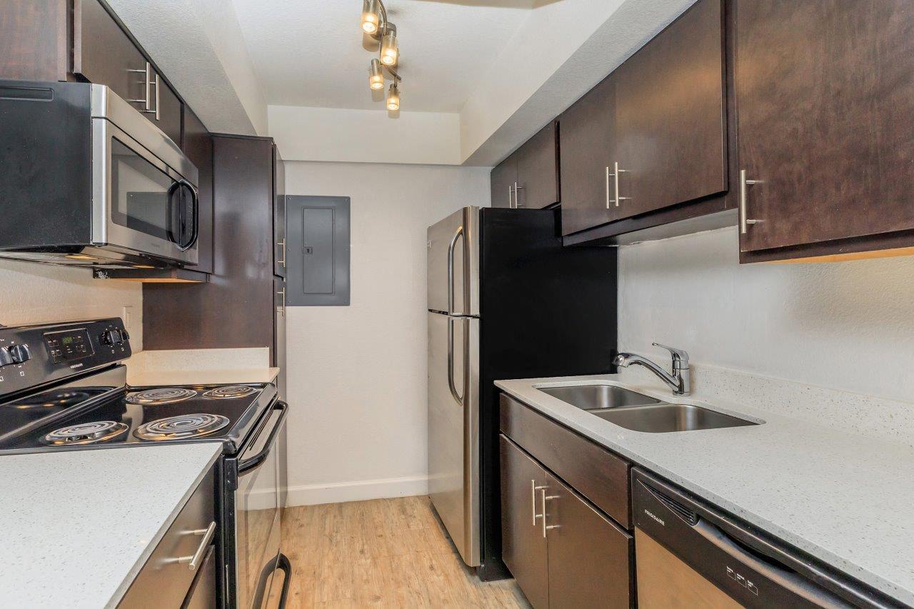 Treehouse Apartments Image 12
