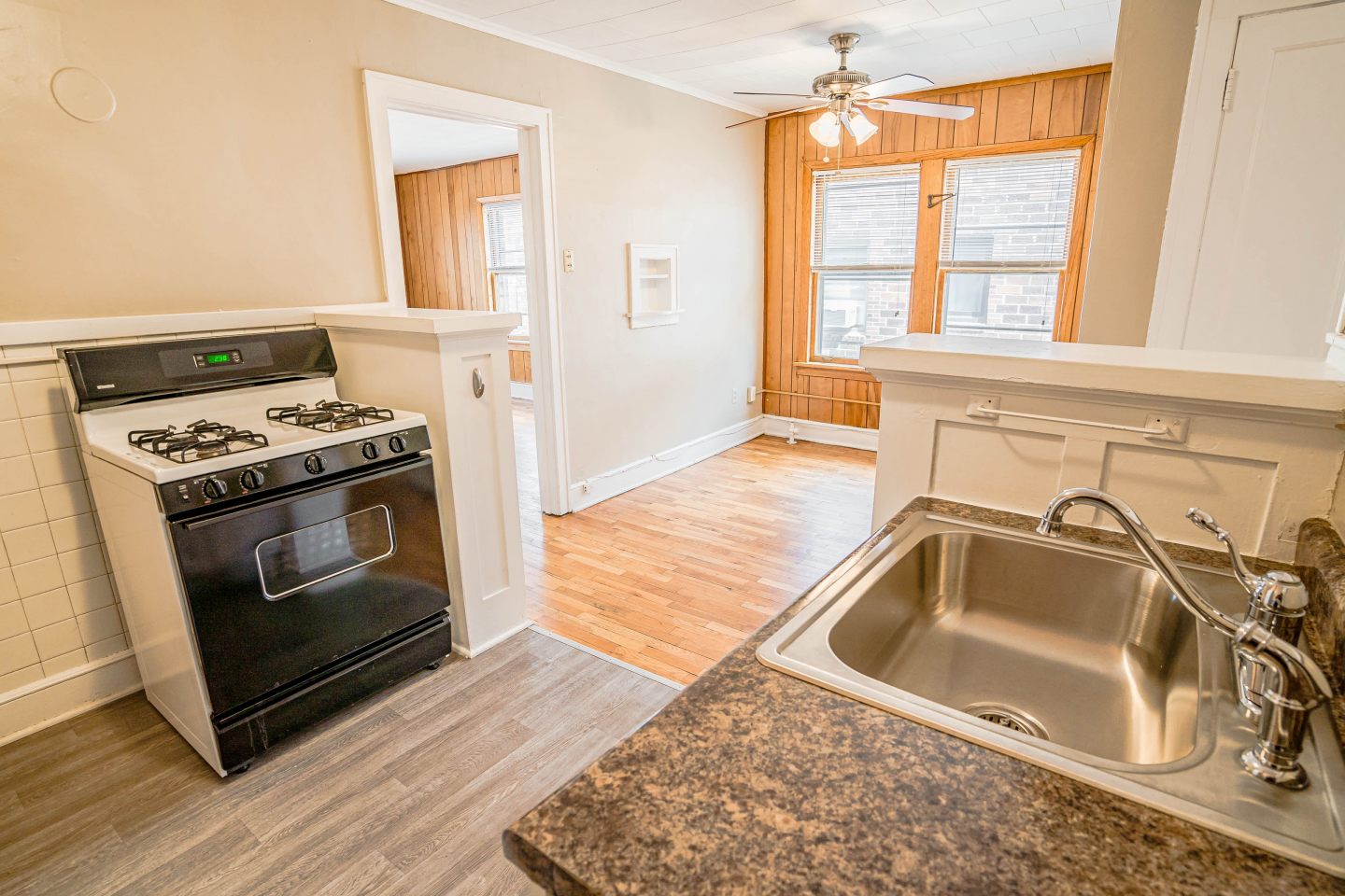 1319 Grand Ave Image 7