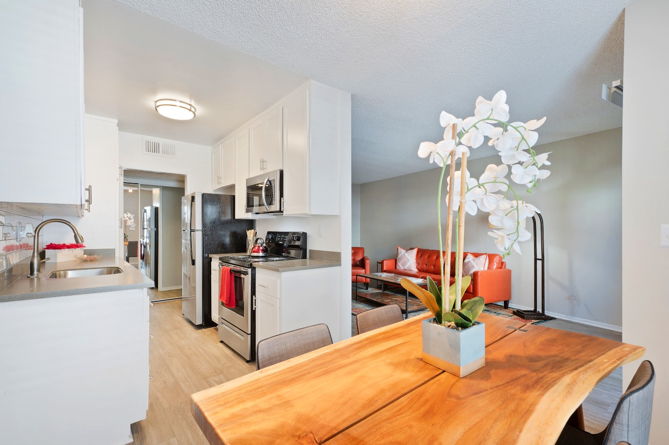 The Highland at Sherman Oaks Image 6