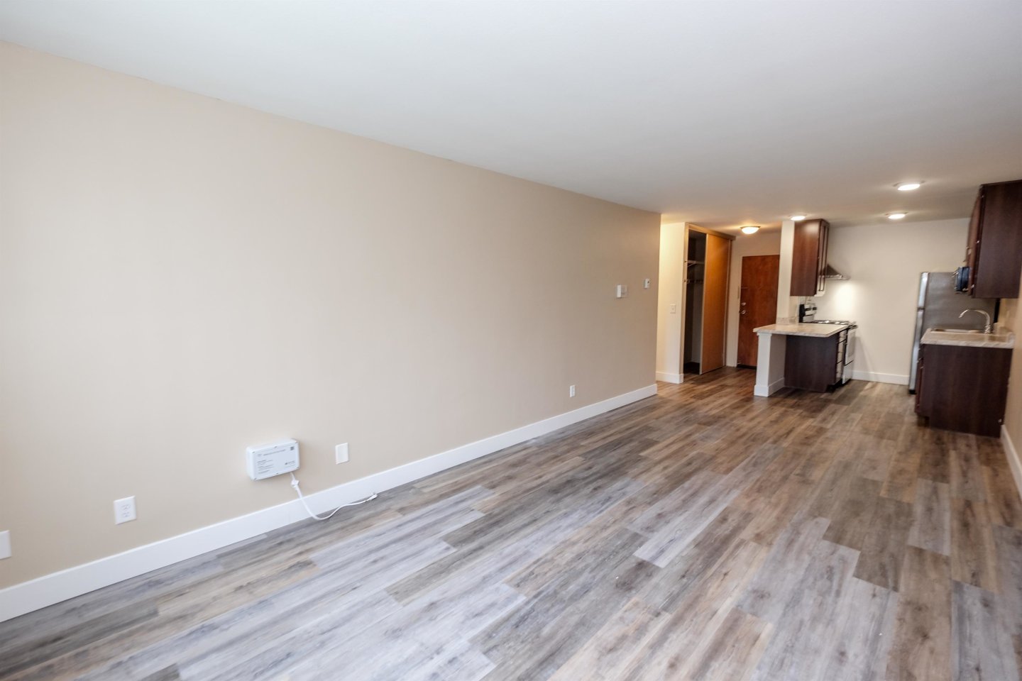 Riverside Flats Image 27