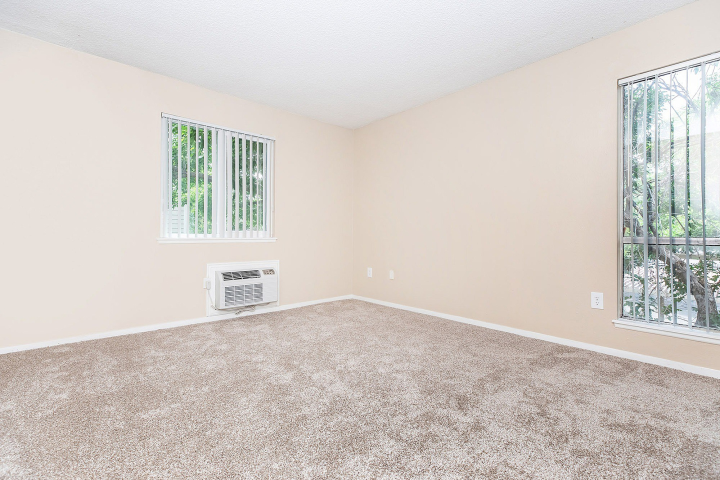 Knollwood Apartments Image 4