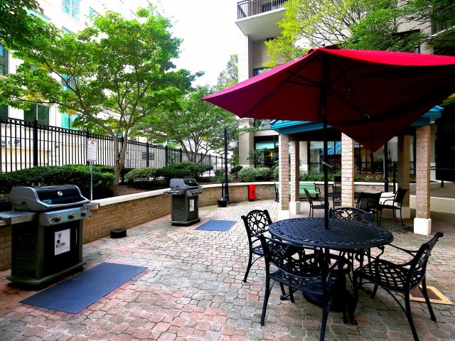 Richmond Square Apartments Image 22