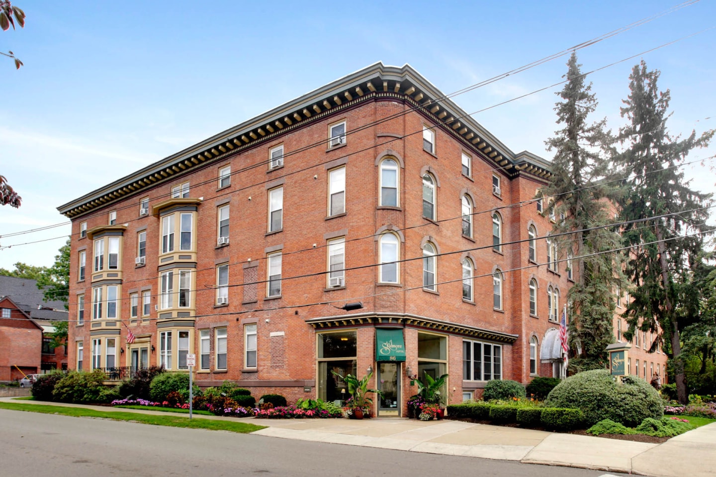 Skidmore Apartments Image 39