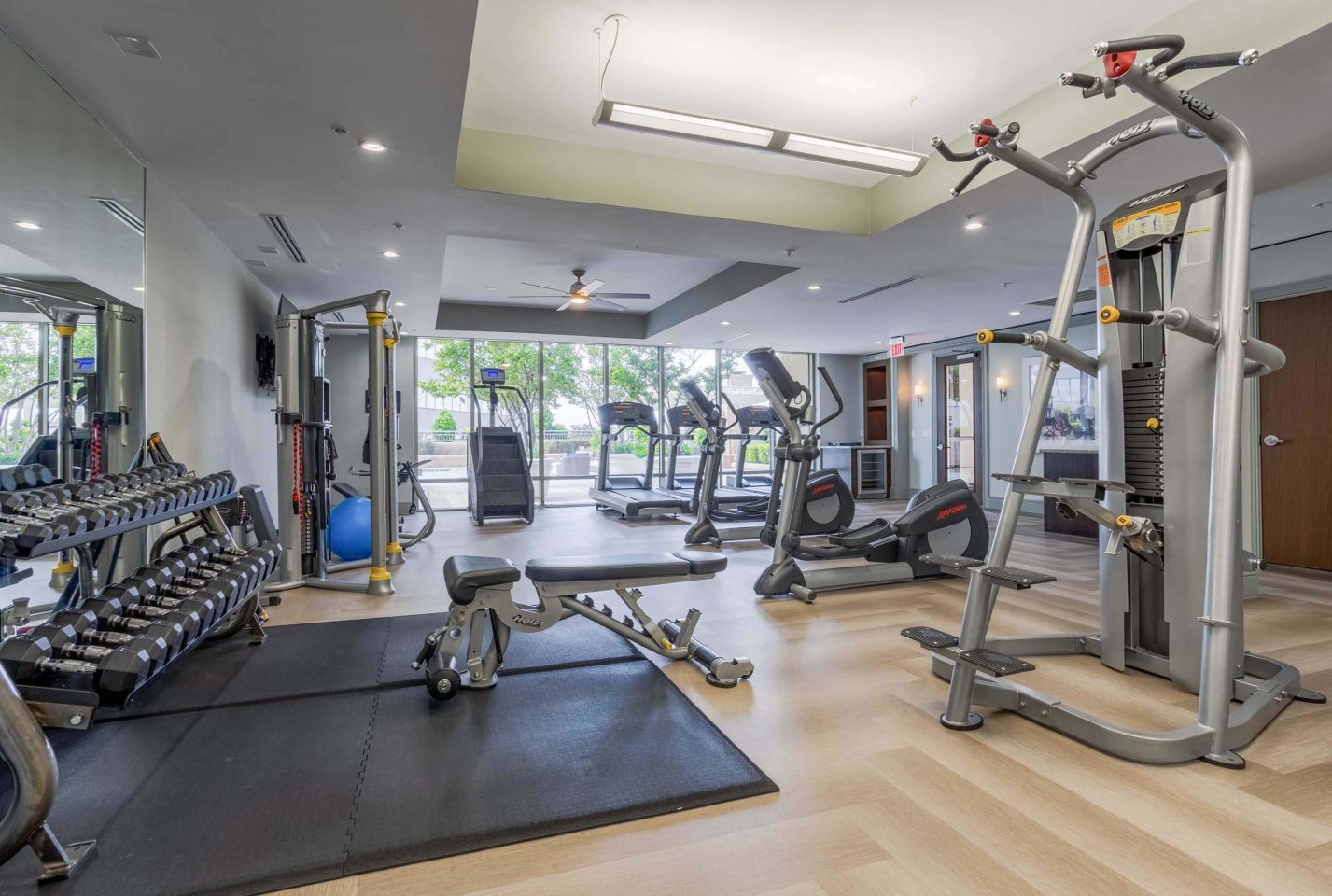 7 Riverway Image 31