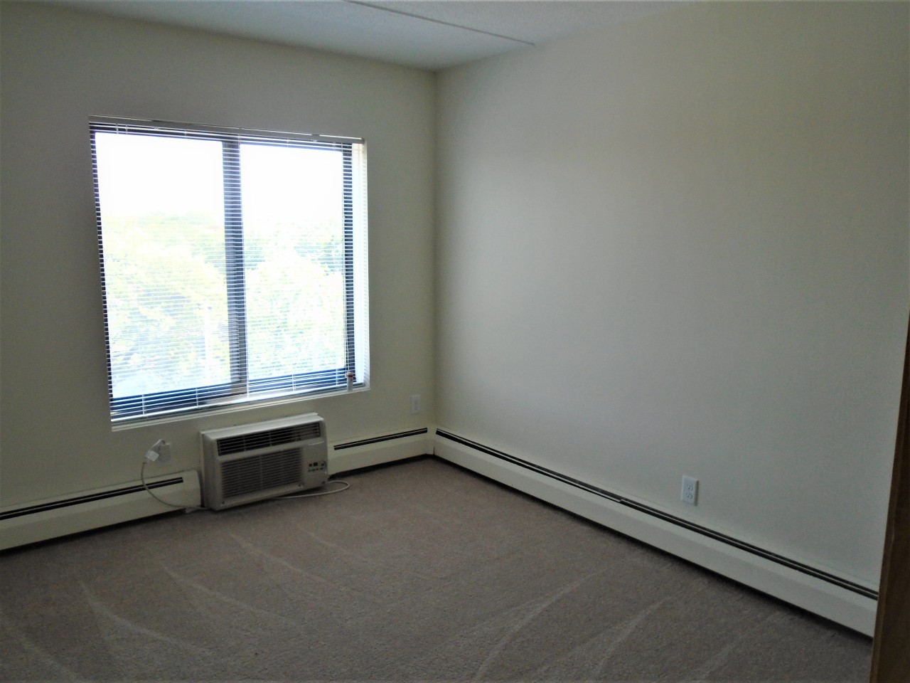 John Snell Apartments Image 4