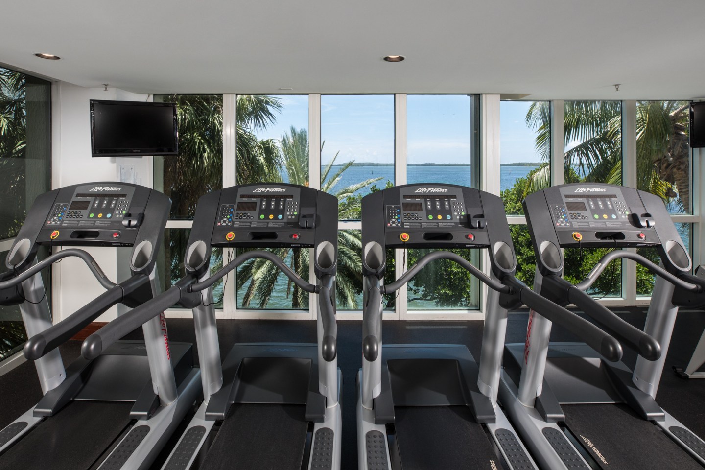 Yacht Club at Brickell Apartments Image 19