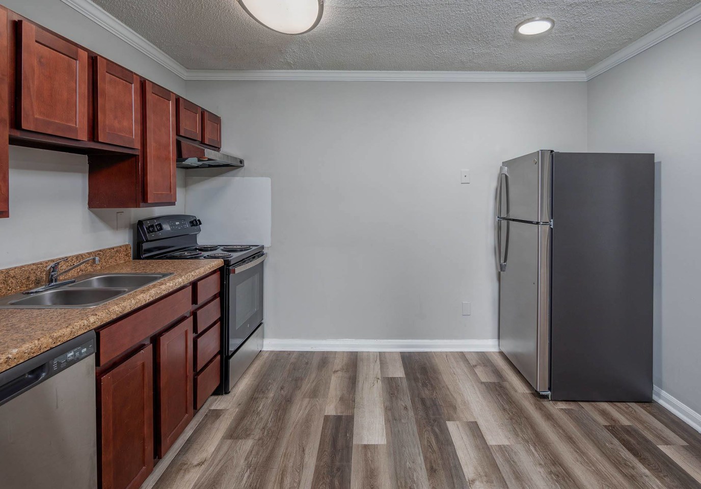 Dupont Avenue Apartments Image 8