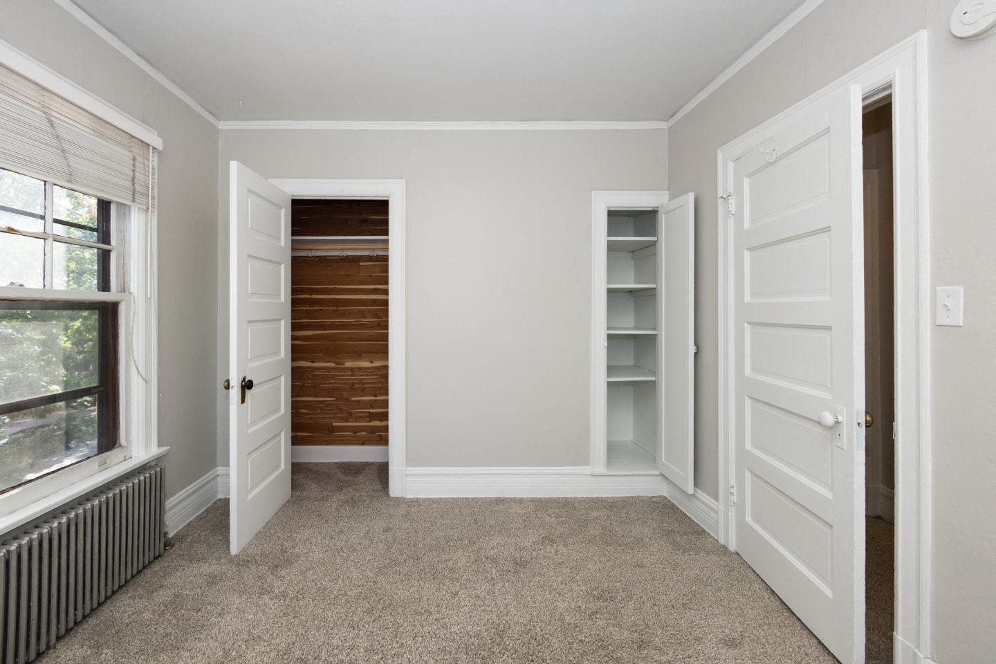 1137 E 10th Avenue Image 13