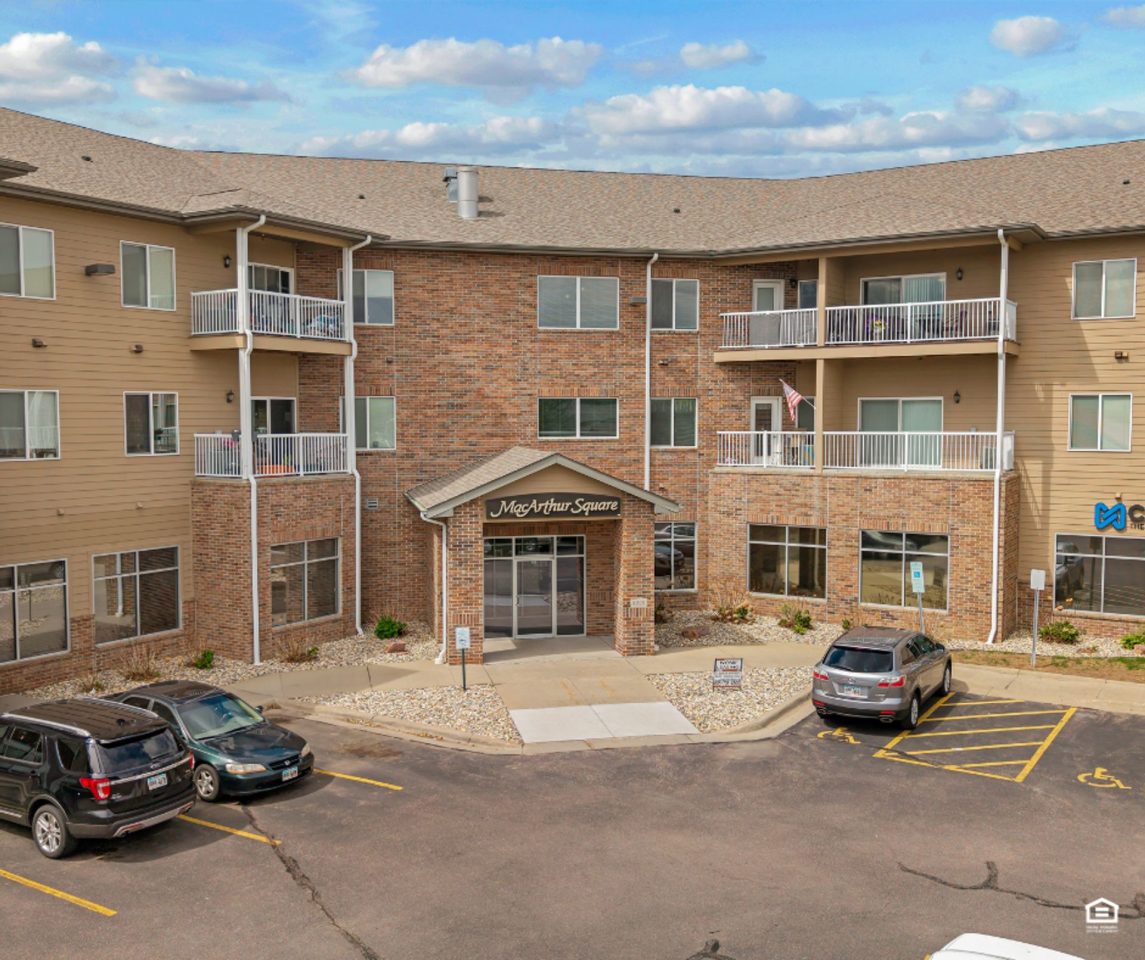 MacArthur Square Apartments Image 21