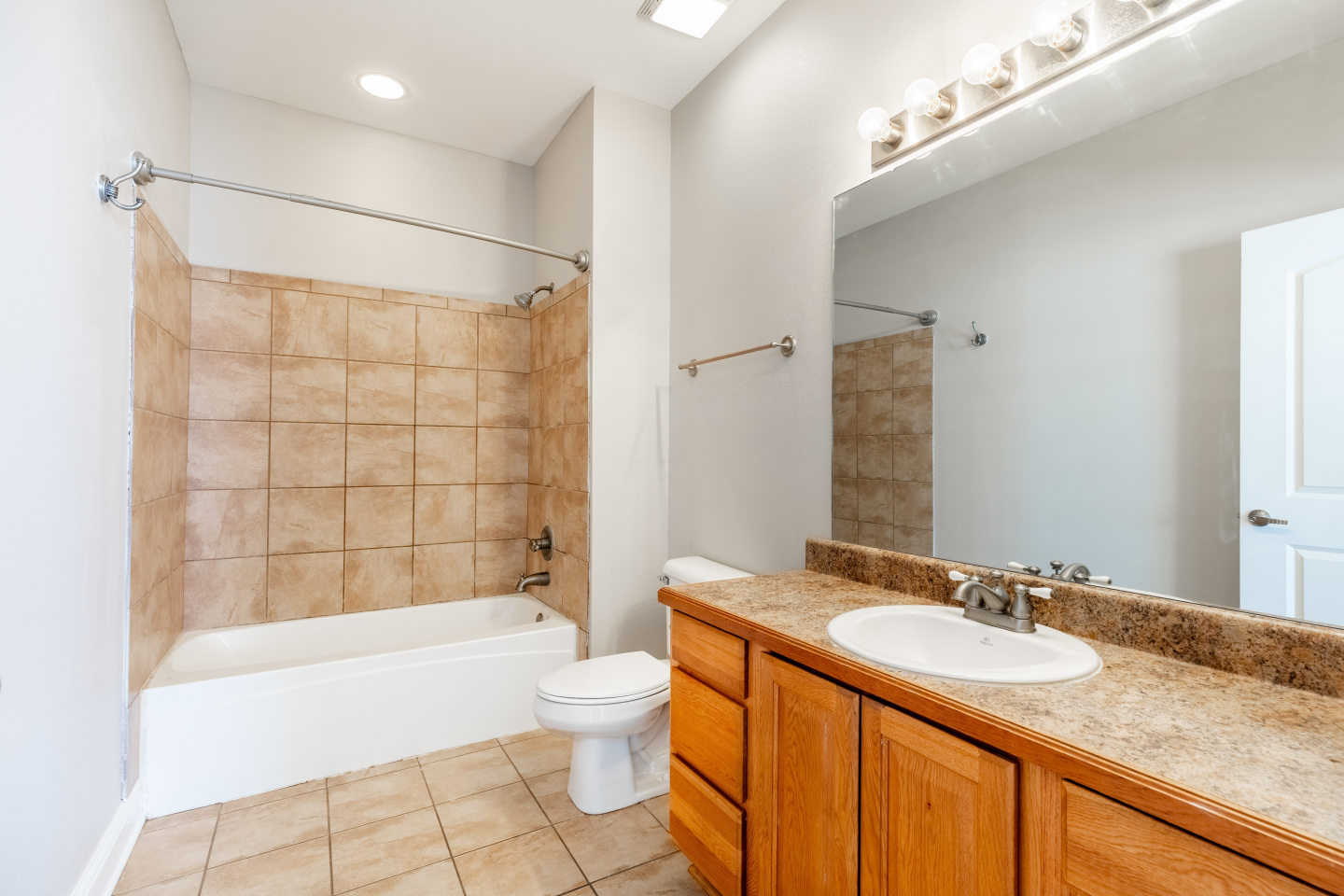 Oceanaire Apartments Image 12