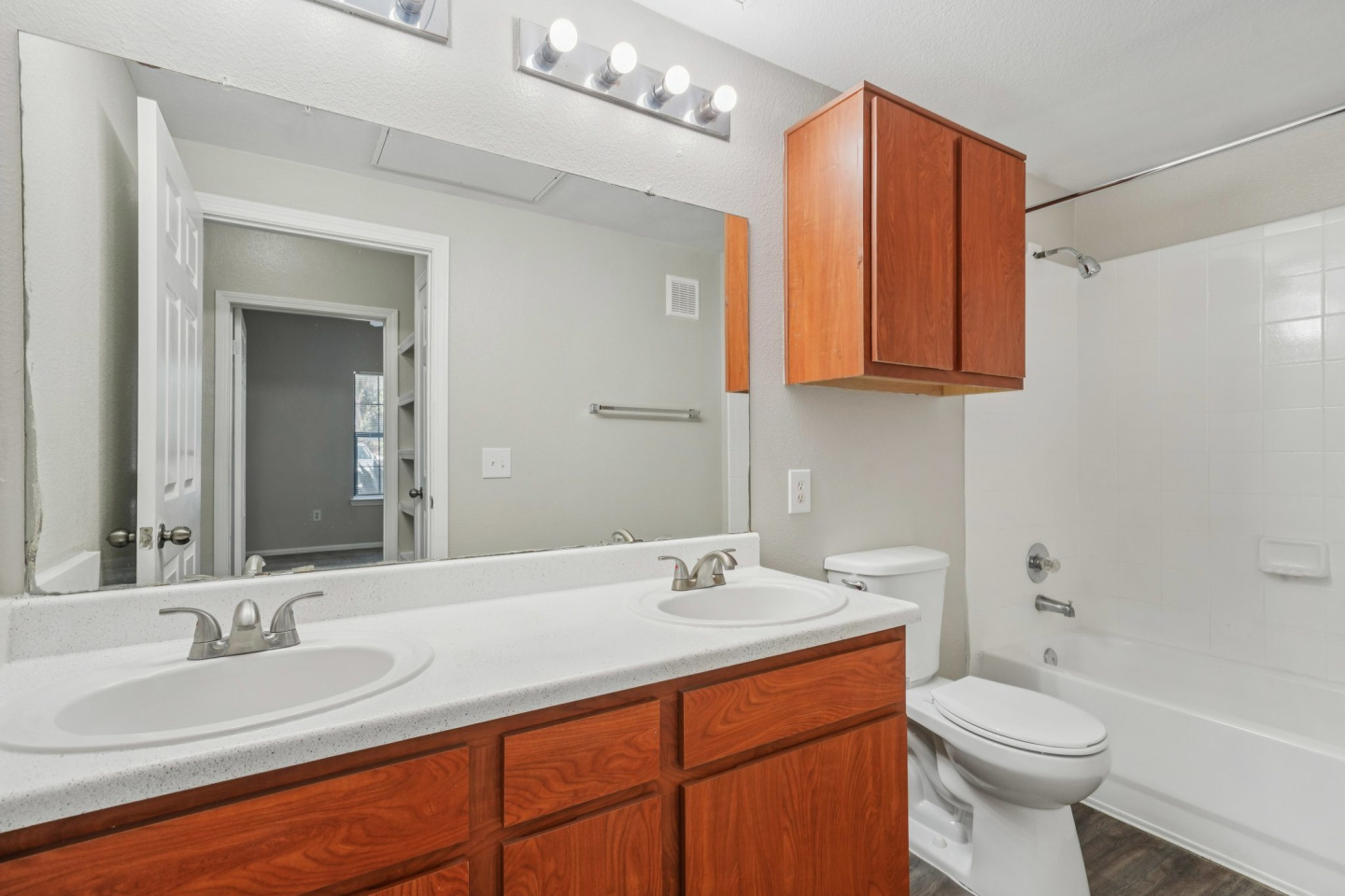 Vistas of Vance Jackson Apartments Image 13