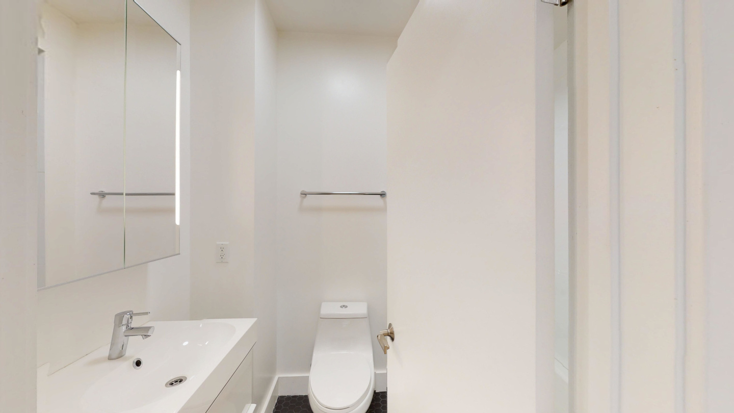 1635 Gough Street Image 4