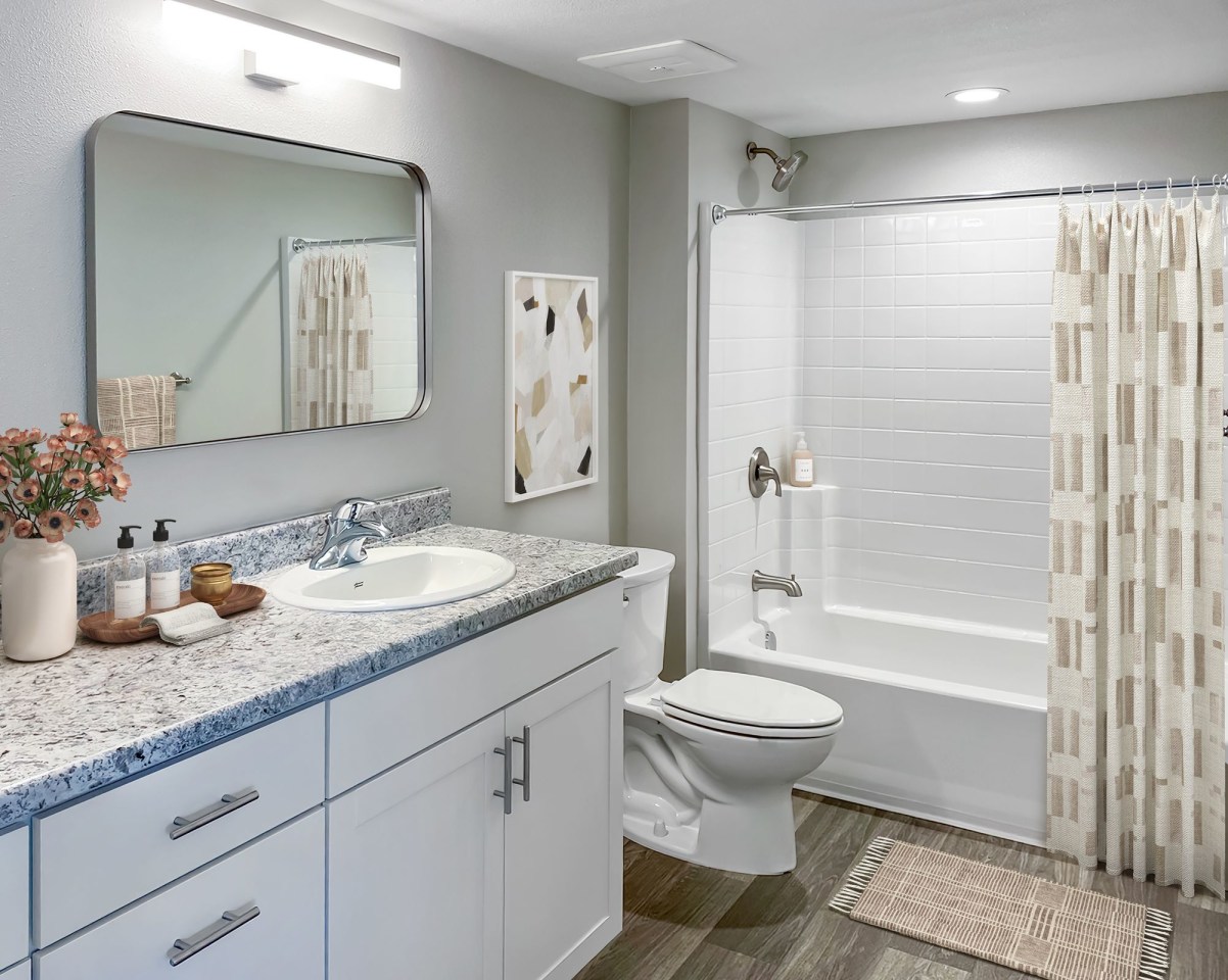 Regency Park Apartments Image 14