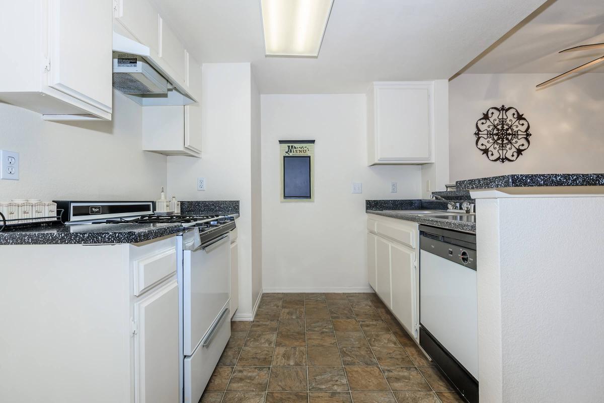 Riverpark apartment homes Image 26