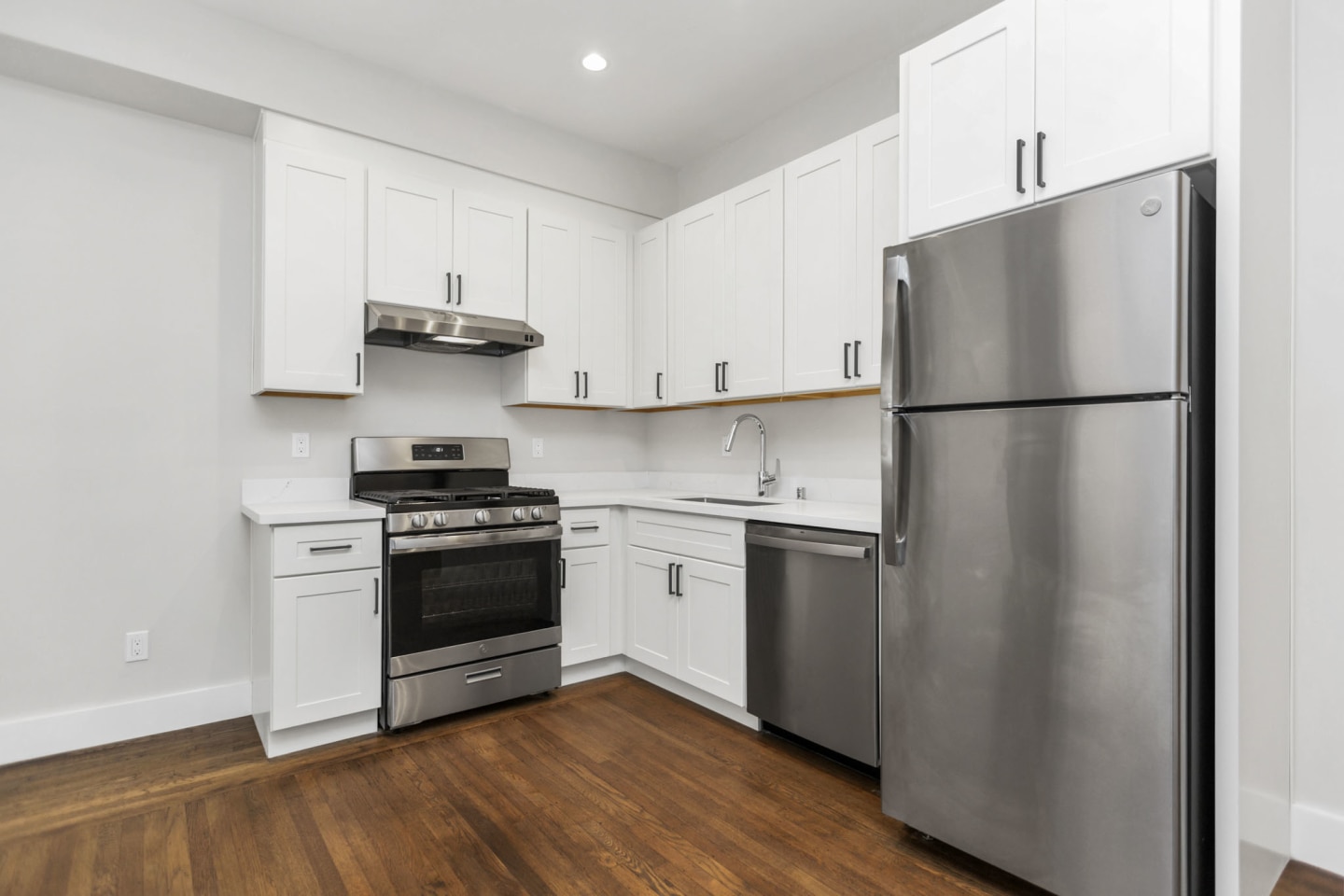 Oak Shrader Apartments Image 9