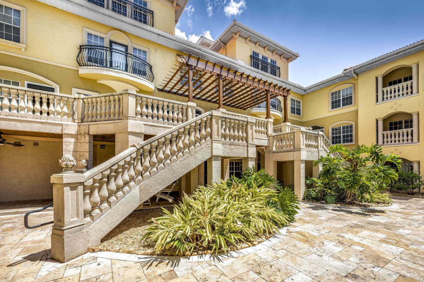 Casa Bella on Westshore Image 3