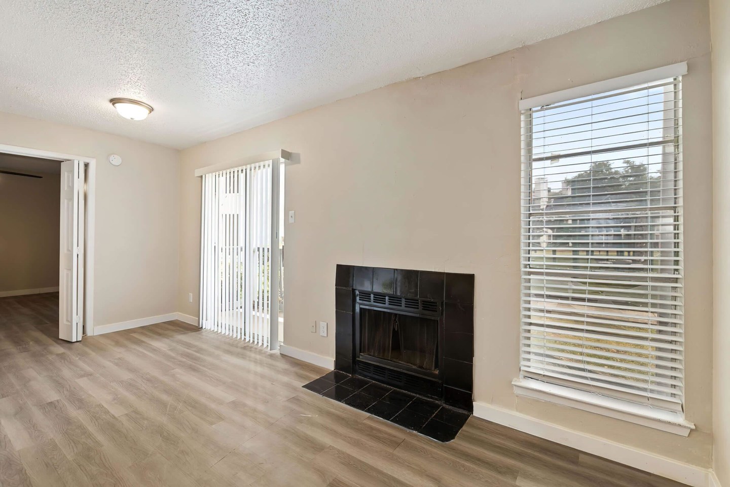 Tides on Larga Apartments Image 8