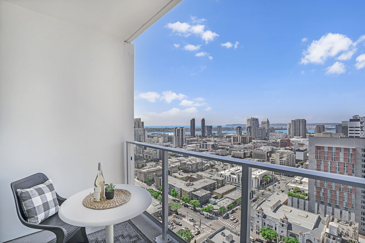 Broadway Towers Image 18