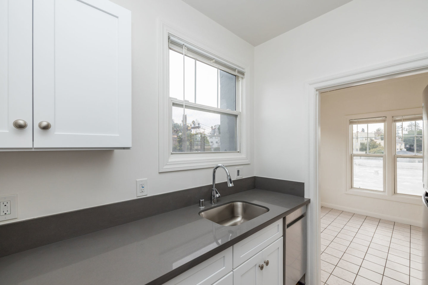 421 Van Dyke Avenue Image 6