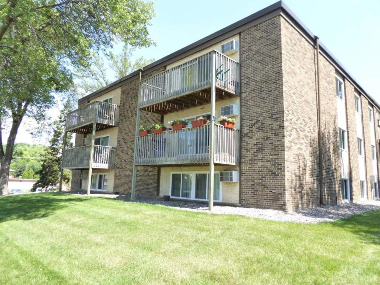 Valley Place Apartments Image 17