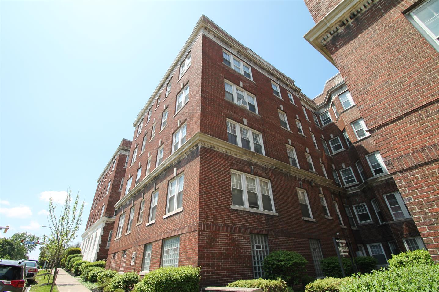 1165 Delaware Image 24