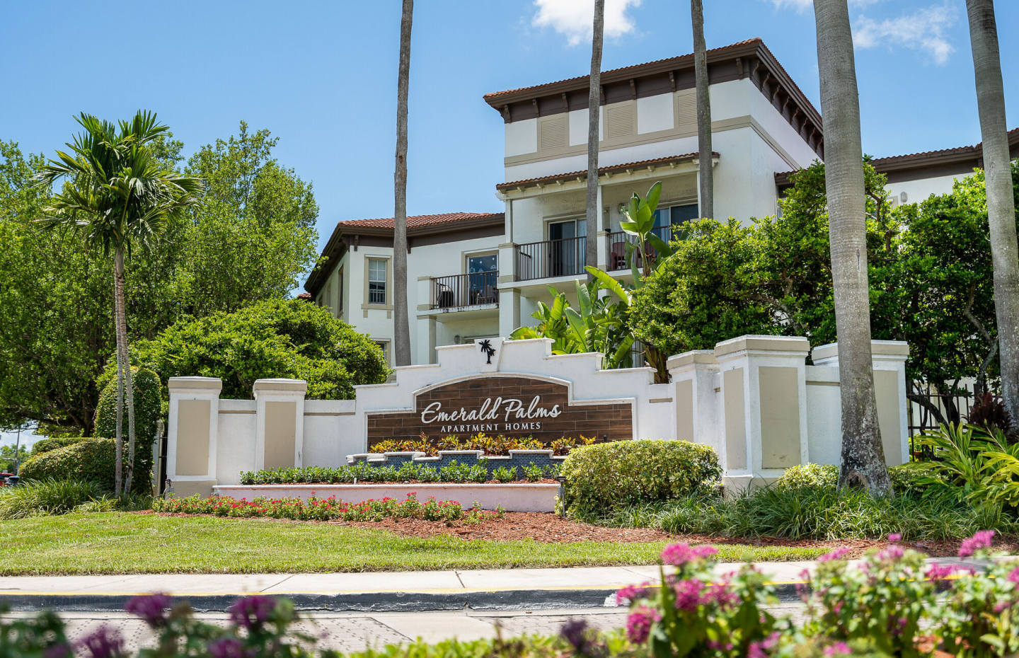 Emerald Palms Image 1